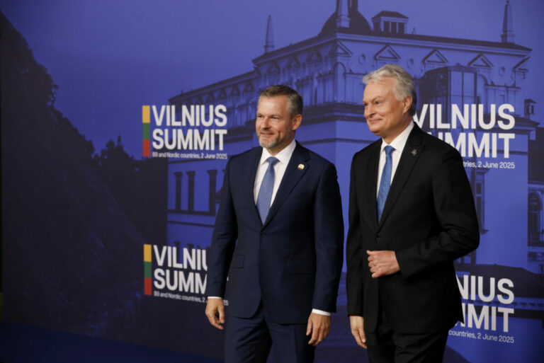Slovenský prezident na schôdzke členov NATO podporil zvýšenie výdavkov na obranu