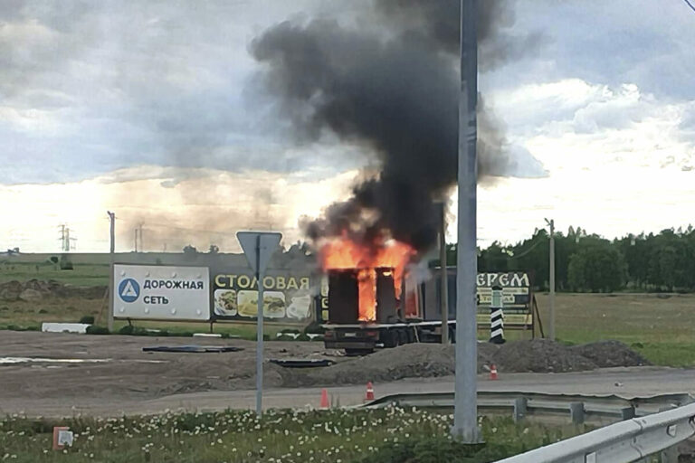Satelitné snímky potvrdzujú zničenie ruských strategických bombardérov na Sibíri