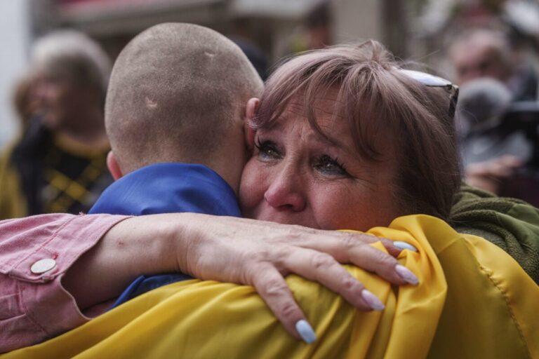   Ukrajina plánuje dostať domov 500 vojakov z ruského zajatia, uviedol Zelenskyj   
