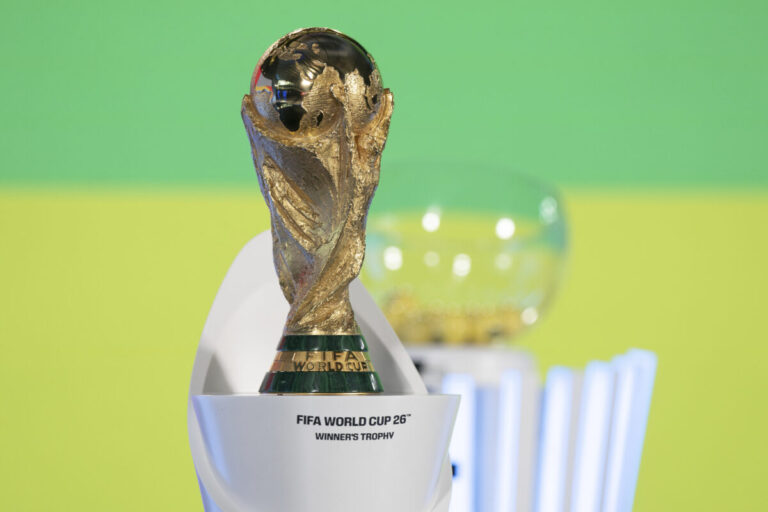 Znižovanie uhlíkovej stopy? Opak je pravda. Megalomanstvo FIFA má negatívny vplyv na životné prostredie.