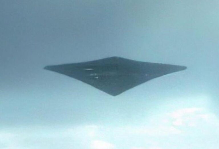 FBI bral UFO vážne: 1947 memorandá a interdimenzionálni návštevníci