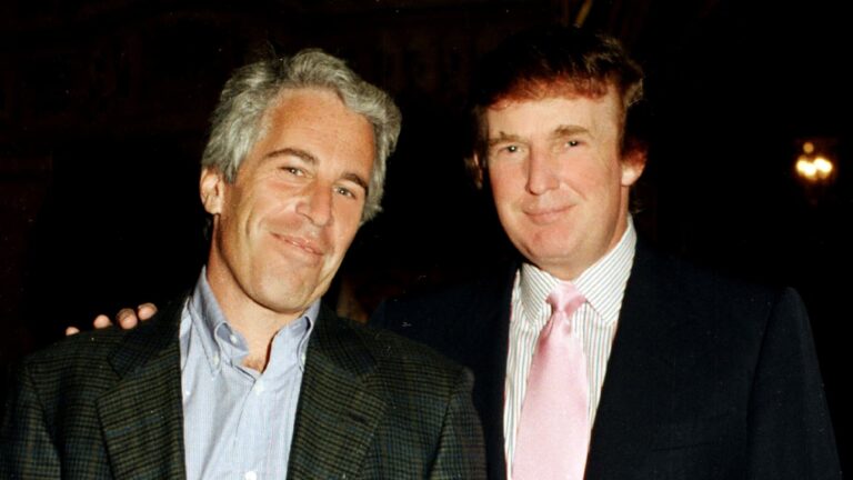 Trump poslal Jeffrey Epstein Bawdy Birthday Letter: WSJ