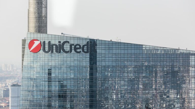 Unicredit zdvíha vedenie zisku a zanecháva „ťahanie“ svojej ponuky Banco BPM