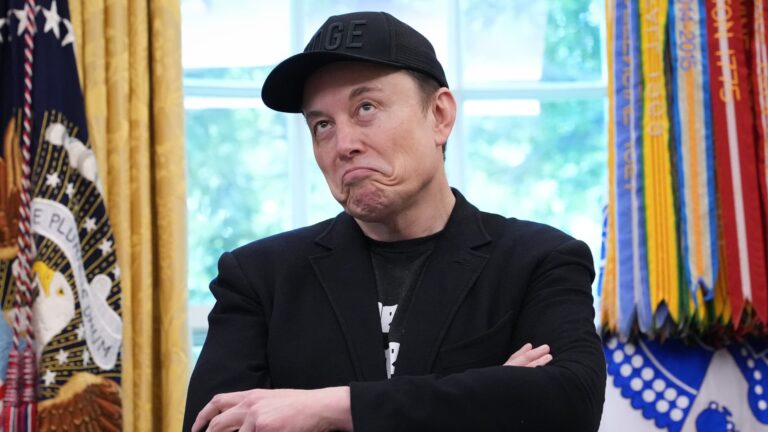 Investori Tesla sa chystajú ostražité pred sľubmi Elon Musk Robotaxi