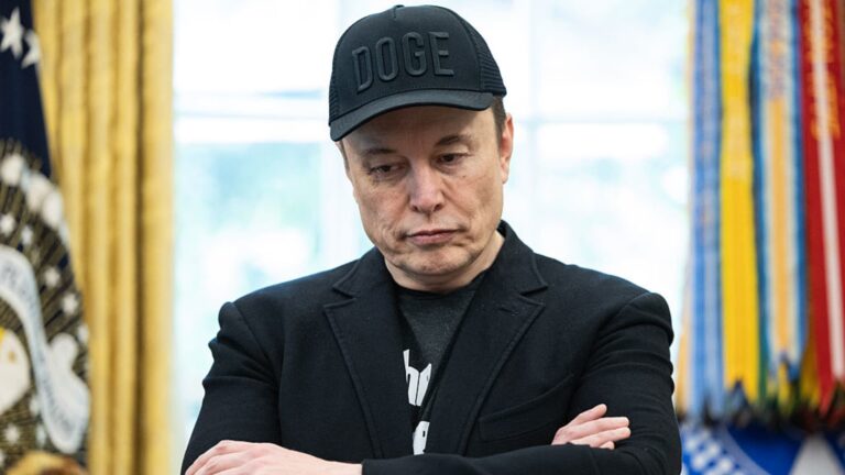 Akcie spoločnosti Tesla klesnú o 8% po opätovnom ponorení predaja