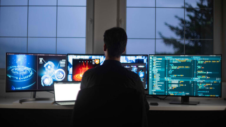 Soham parekh pracujúci na mnohých technologických pracovných miestach naraz berie kultúru do „extrémnej“