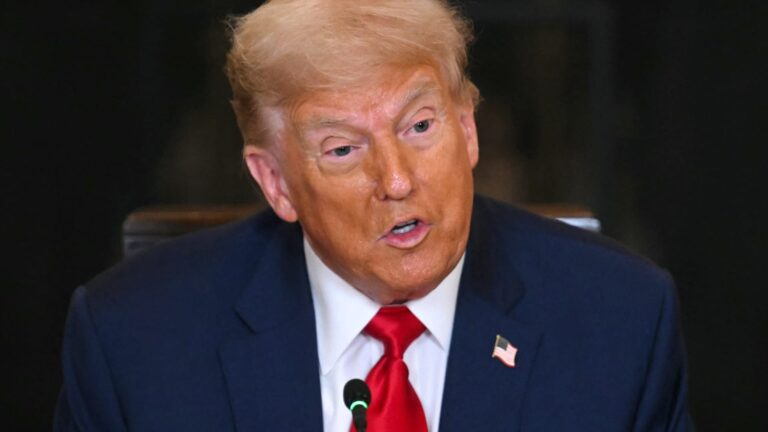 Trump pošle viac listov diktujúcich vysoké sadzby taríf po celom svete