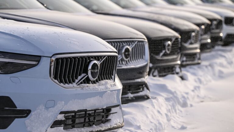 Spoločnosť Volvo Cars prepína v USA, keď sa tarify Trump uhryznú