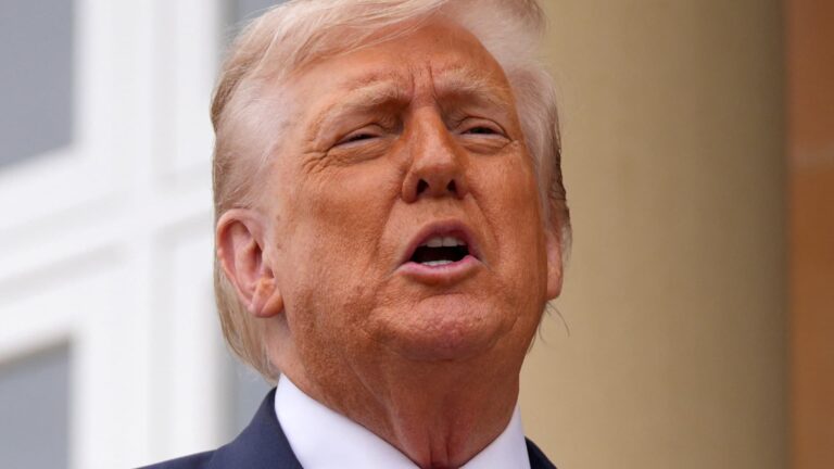 Trump tvrdí, že zníži ruský 50-dňový termín pre mierovú dohodu s Ukrajinou