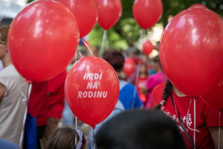 V Bratislave sa opäť uskutoční Národný pochod Hrdí na rodinu, organizátori chcú vyzdvihnúť dôležitosť manželstva