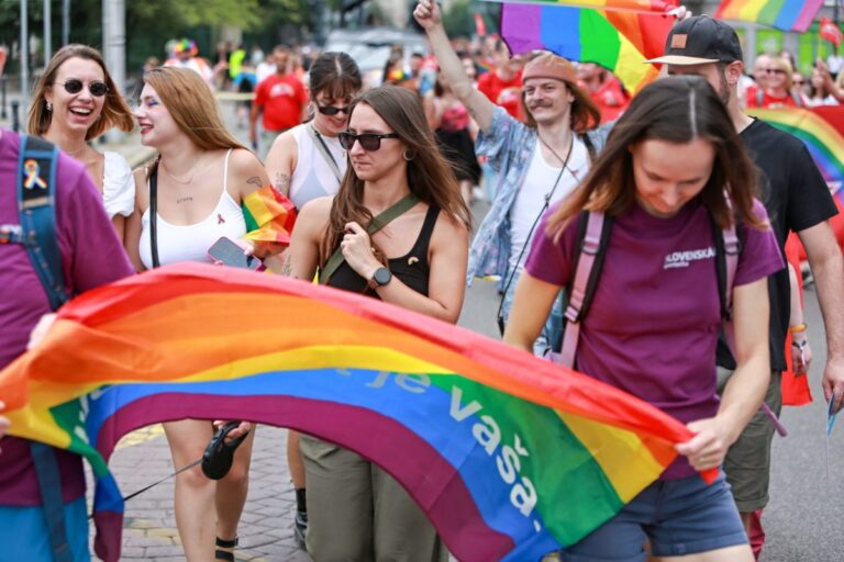 Bratislava sa opäť zahalí do farieb dúhy. V sobotu sa uskutoční 15. ročník pochodu PRIDE s bohatým programom – FOTO