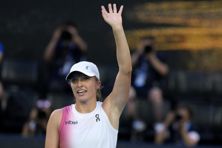 Swiateková prekvapila sama seba postupom do wimbledonského finále, v ktorom ju čaká Anisimovová