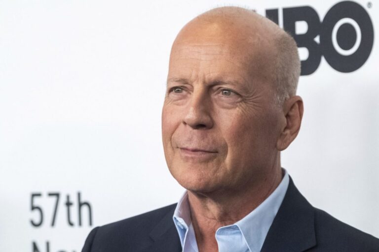 Bruce Willis už údajne nemôže chodiť, hovoriť ani čítať. Jeho zdravotný stav sa mal zhoršiť