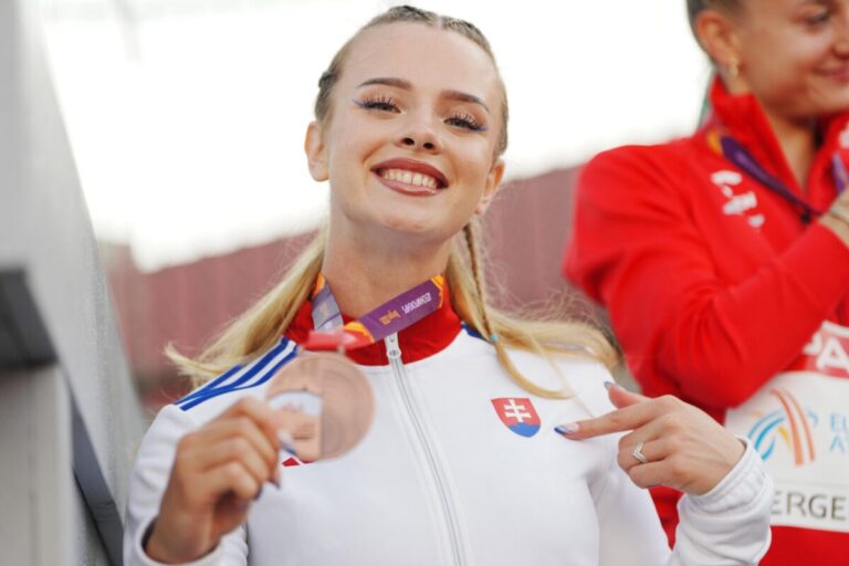 Bronzový darček k 20. narodeninám! Prekážkarka Čorejová najprv tŕpla a potom sa radovala – VIDEO