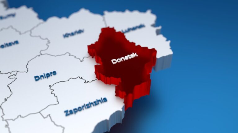 Ruská 500-kilogramová bomba zabila v centre ukrajinského mesta Dobropilľa dvoch civilistov
