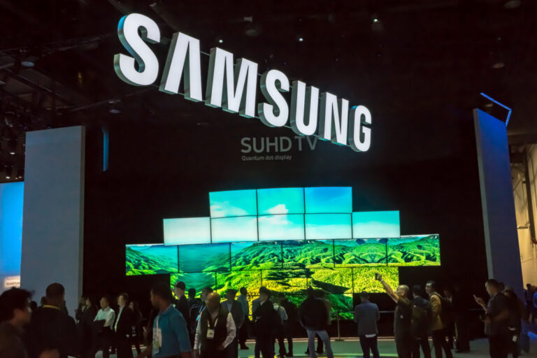 Samsung očakáva prepad zisku o viac ako polovicu 