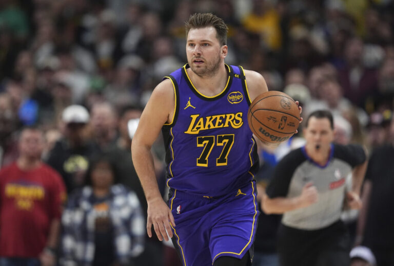 Nočná mora LA Lakers. Môžu prísť o Dončiča, v hre sú stovky miliónov dolárov
