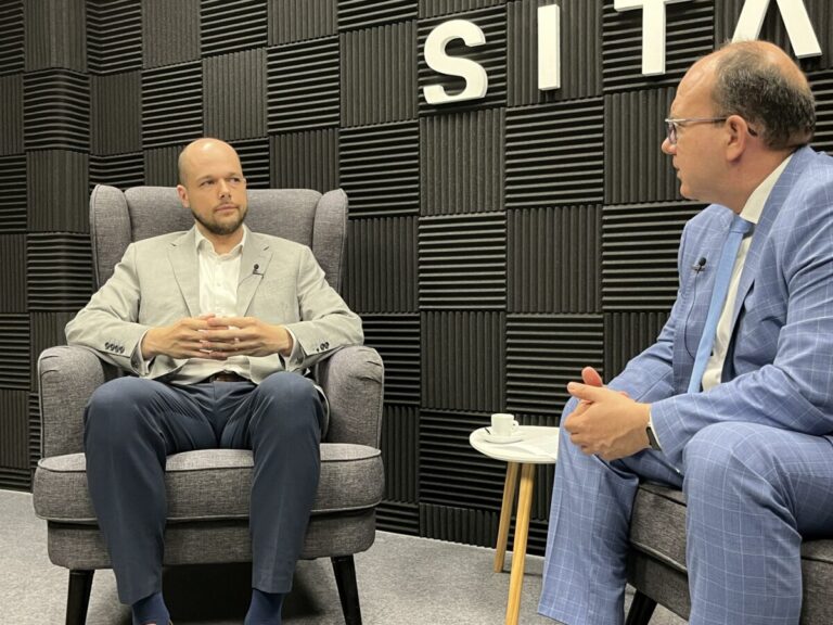 Okno do sveta: Projekt národných obranných síl treba podporovať bez ohľadu na to, kto si na tom robí PR – ROZHOVOR