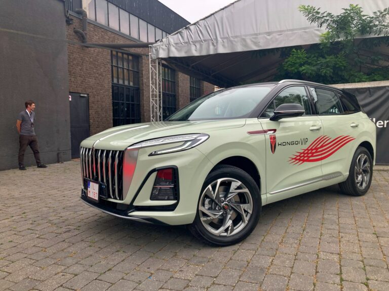 Prvá jazda: Hongqi HS3 zdvíha červenú vlajku veľkou maskou a komfortom na palube – FOTO