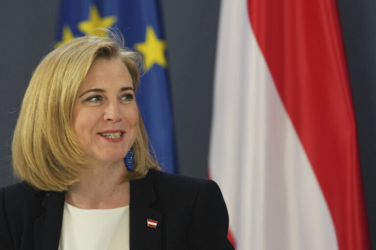 Neutralita nás neochráni. Rakúsko je pripravené rokovať o vstupe do NATO