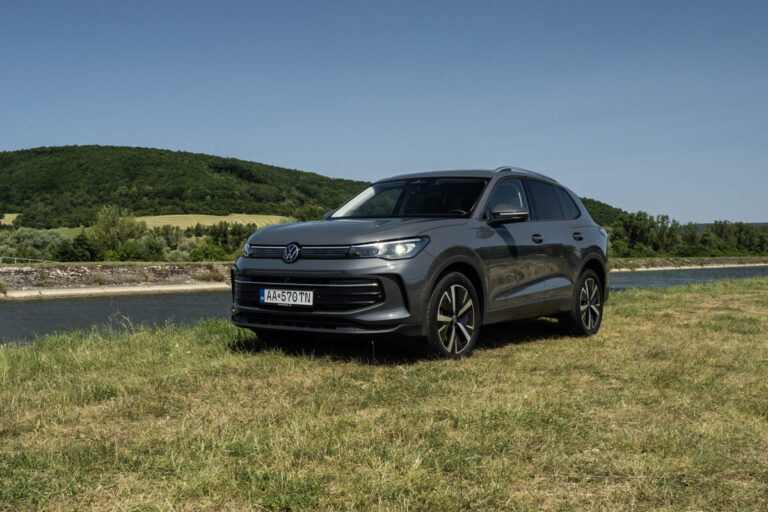 Test Volswagen Tiguan – priestranné, úsporné, komfortné auto s množstvom konkurentov – VIDEO