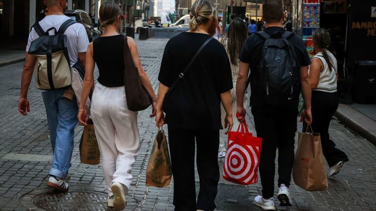 Silné základy na hlavnej ulici a Wall Street
