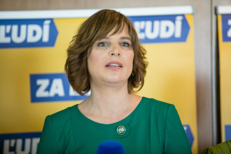 Zastavenie tendra podľa Remišovej neznižuje plnú politickú zodpovednosť ministra Šaška