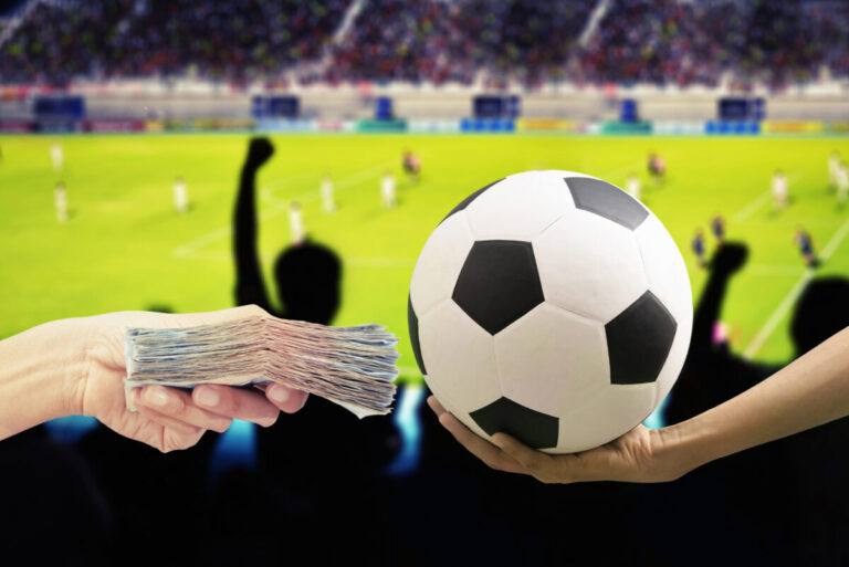 Pozícia ženského futbalu na ostrovoch sa znova zlepšuje. Hráčky nebudú musieť popri futbale pracovať