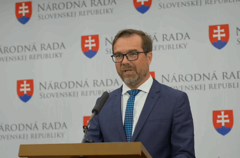 Krajčí hovorí o prepadnutí miliónov z Plánu obnovy, Penta odmieta tvrdenia a obhajuje projekt nemocnice – VIDEO