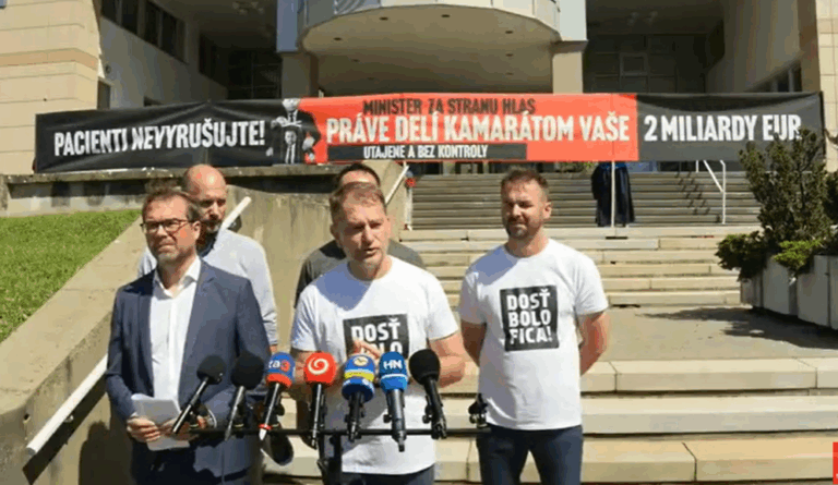 Neznámy muž stratil nervy a spustil na matovičovcov spŕšku nadávok v priamom prenose. Padli aj tvrdé vulgarizmy! – VIDEO