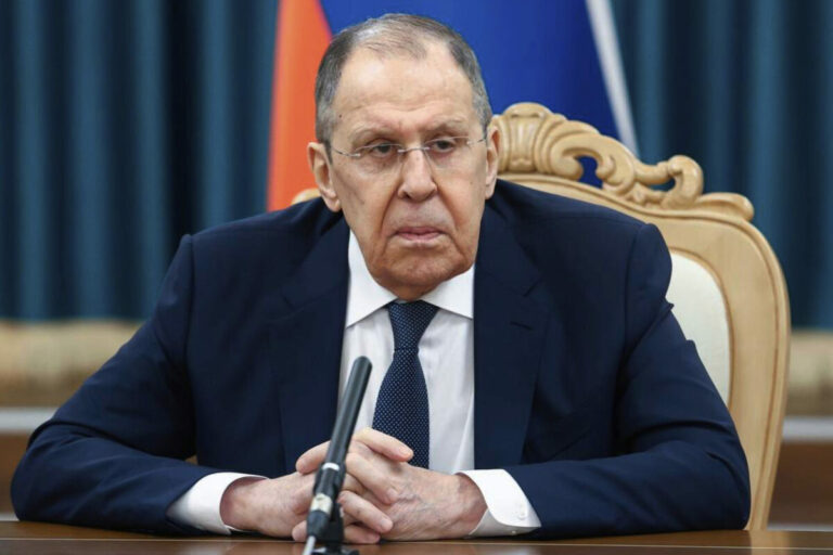 Žiadne stretnutie Putina so Zelenským nie je naplánované, vyhlásil Lavrov
