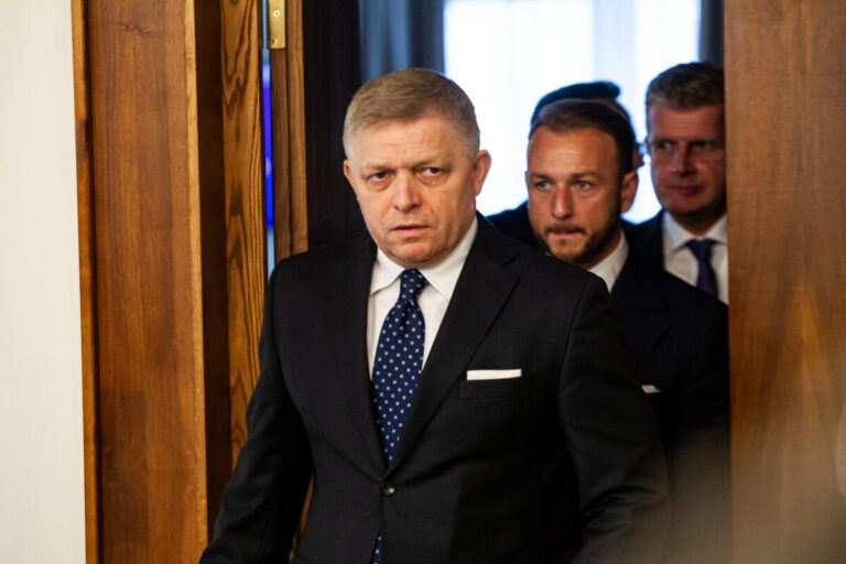 Prieskum: Smer sa vrátil na číslo z júna, za posledný mesiac najviac stratil Hlas a stúpli matovičovci