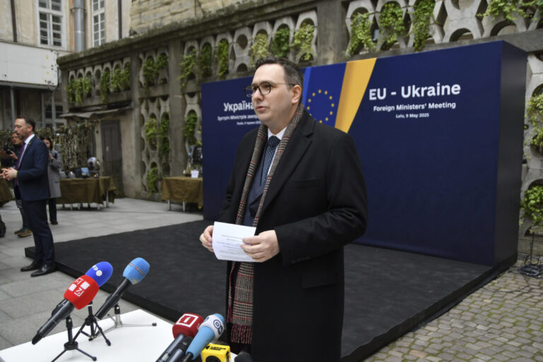 Podpora Ukrajiny nie je neobmedzená, Kyjev nesmie podľa českého ministra poľavovať v reformách