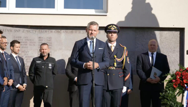 Pellegrini si uctil hrdinov SNP v Tribečských horách, varoval pred opakovaním chýb minulosti – VIDEO