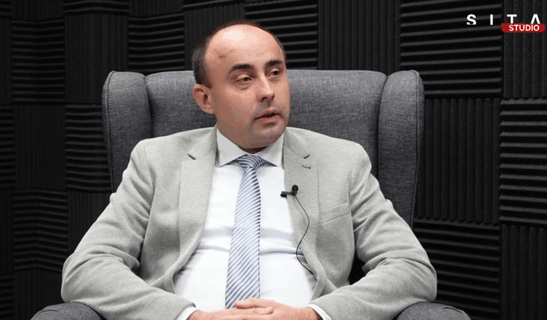 V civilizovanom štáte s politickou kultúrou by minister zdravotníctva podal demisiu už minulý týždeň, tvrdí politológ