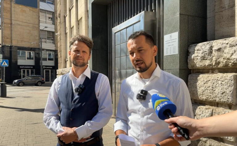 Štátny prevrat ako odpoveď na všetko, Demokrati podali trestné oznámenie za šírenie poplašnej správy – VIDEO