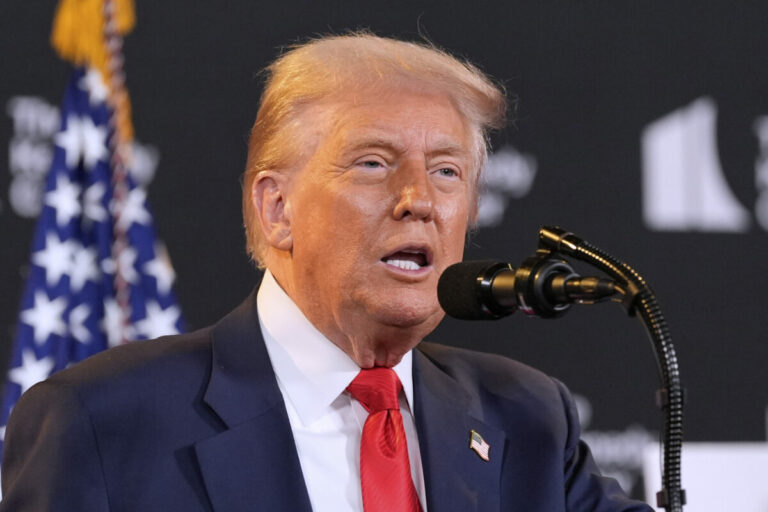 Ak Rusko nezastaví vojnu na Ukrajine, bude čeliť veľmi vážnym následkom, hovorí Trump