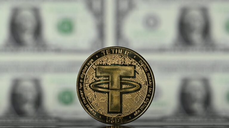 Tether odhaľuje USAt Stablecoin, vymenuje Bo Hines, aby viedol americké podnikanie