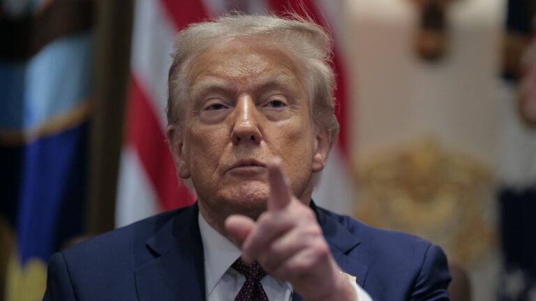 Trump nazýva obchodný vzťah v Indii „„ úplne jednostrannou katastrofou “