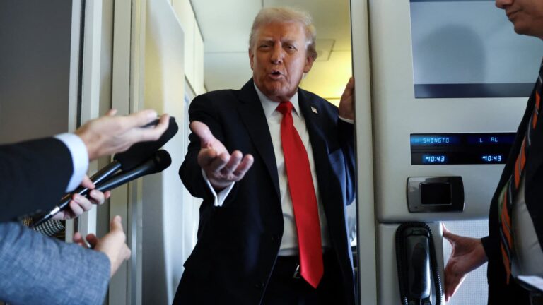 Trump navrhuje ťahať televízne licencie po pozastavení Jimmyho Kimmela