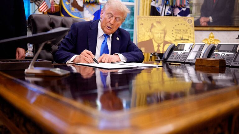 Čo znamená Trump 100 000 dolárov