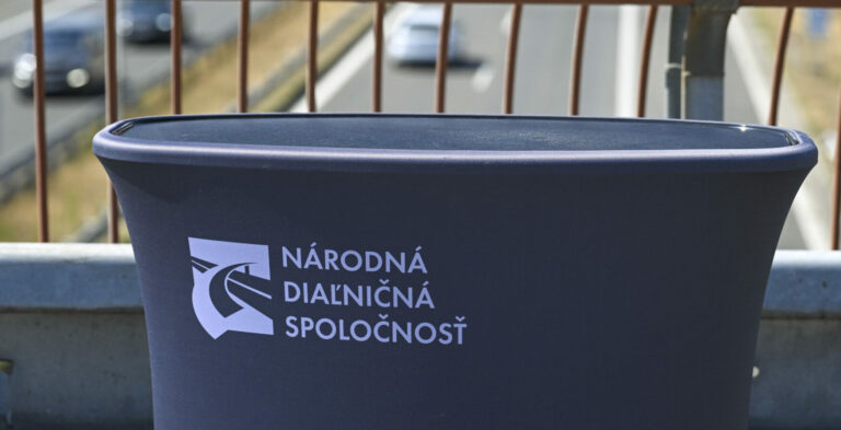 NDS nakúpi nové komunálne vozidlá za 32,5 milióna eur, víťazom tendra je firma z Banskej Bystrice
