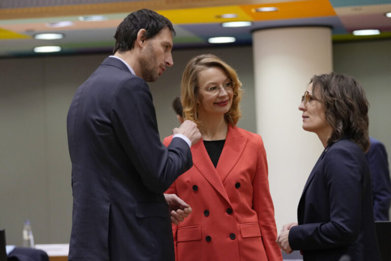 Fínska politička navrhuje vylúčiť Maďarsko zo Schengenu, ale nechce ho „vyhodiť“ z EÚ