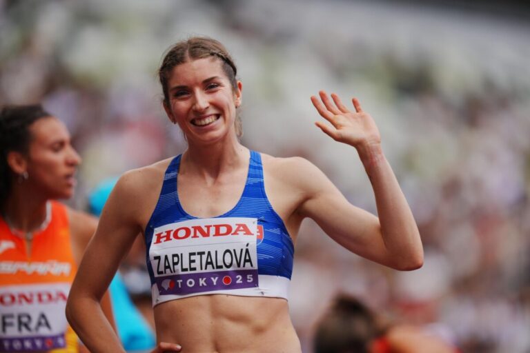 Len päť súperiek bolo lepších ako Zapletalová v rozbehoch na 400 m prek. Do semifinále ide aj Ledecká