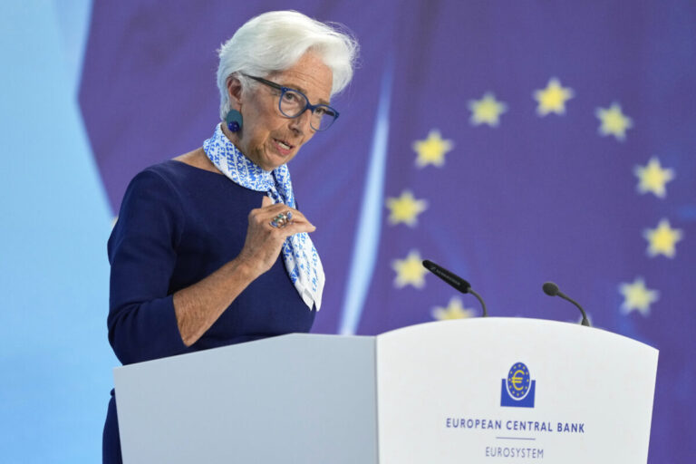 Šéfka ECB varuje pred „vážnym nebezpečenstvom“, ak Trump ovládne menovú politiku USA