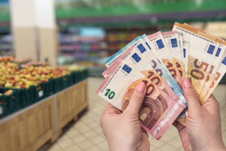Slovenský maloobchod sa v júli konečne nadýchol, podľa analytika ho potiahli supermarkety a drogérie