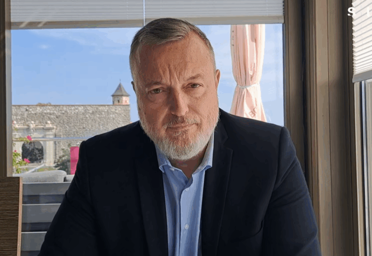 Krajniak o novele ústavy: Je to otázka suverenity Slovenska. Mrzí ma, že matovičovci ju nepodporia, hoci s obsahom viacerí súhlasia – ROZHOVOR