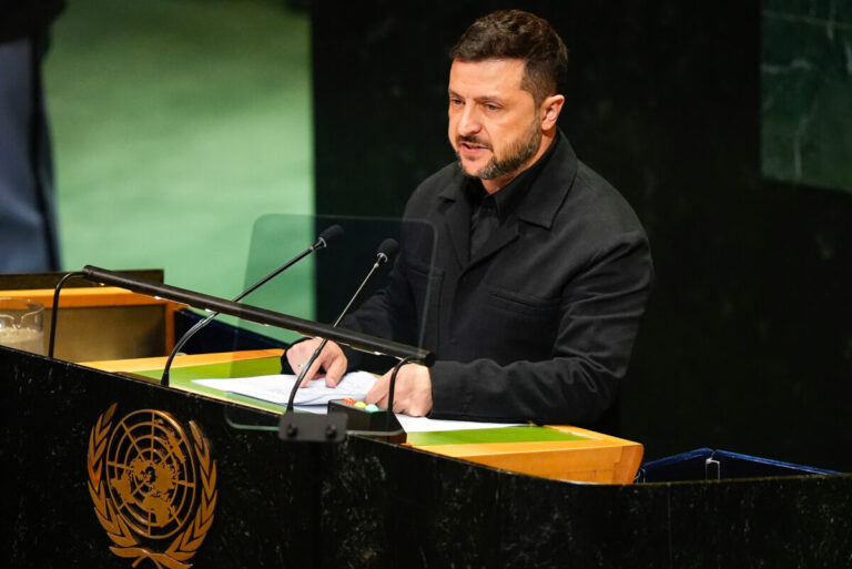 Ani členstvo v NATO nemusí Ukrajine zaručiť bezpečnosť, povedal Zelenskyj