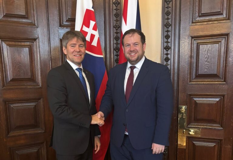 Slovensko posilňuje spoluprácu s Veľkou Britániou, predmetom rokovania bola aj energetická bezpečnosť – FOTO