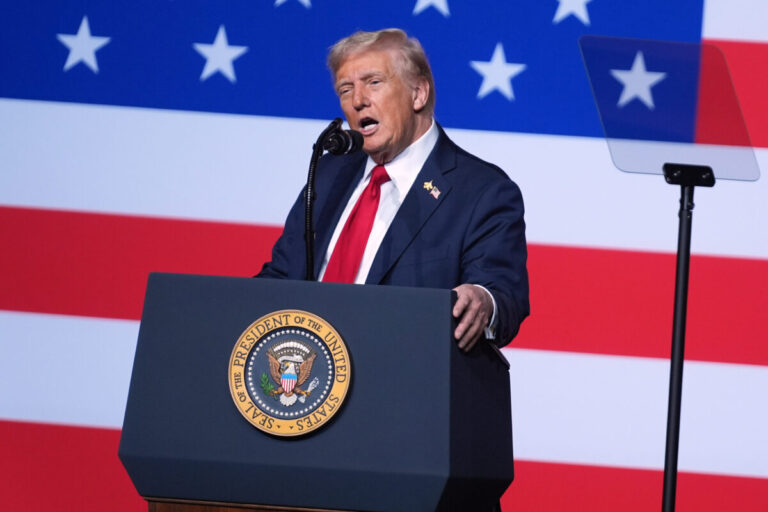 Trump vyhlásil, že Hamas zaplatí v pekle, ak v priebehu niekoľkých dní neprijme plán na ukončenie vojny v Pásme Gazy